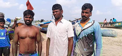 கோடியக்கரைக்கு அப்பால் தமிழக மீனவர்களை தாக்கி விரட்டியடித்த இலங்கை மீனவர்கள்; 3 பேர் காயம்