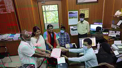 தூத்துக்குடி தொகுதியில் திமுக வேட்பாளர் கீதாஜீவன் வேட்புமனு