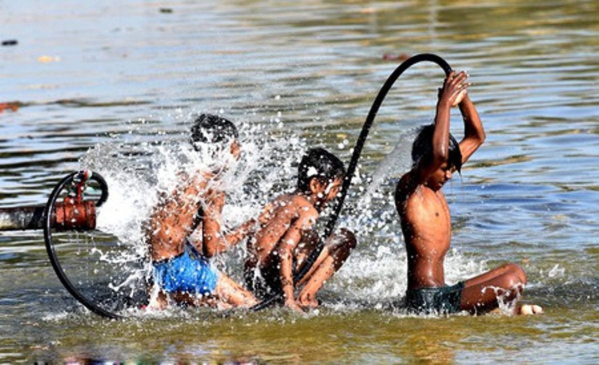 தில்லியில் வெயிலின் தாக்கம் அதிகரிப்பு; ‘மிகவும் மோசம்’ பிரிவில் காற்றின் தரம்