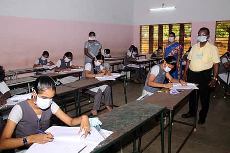 மகாராஷ்டிரம்: அதிகரிக்கும் கரோனா பரவலின் மத்தியில் பொதுத் தேர்வு