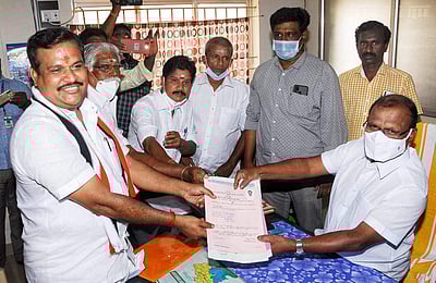 மதுரை கிழக்கில் ரா. கோபாலகிருஷ்ணன் (அதிமுக) வேட்பு மனு