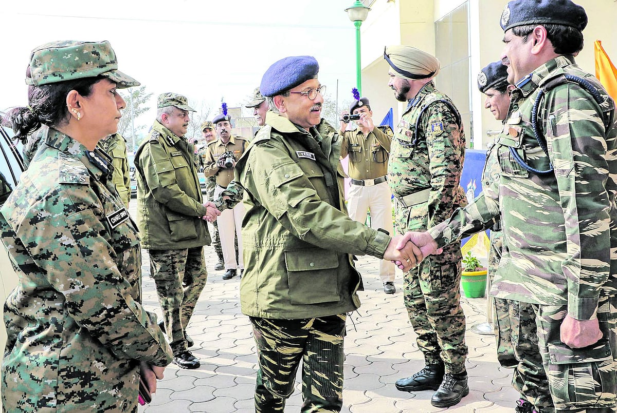 ஸ்ரீநகரில் சி.ஆர்.பி.எஃப் சார்பில் இலவச மருத்துவ முகாம் 