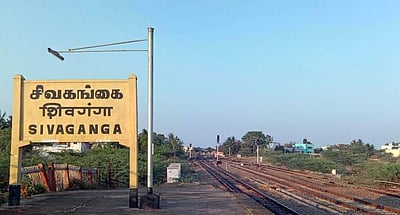 சிவகங்கை: அதிமுக - கம்யூனிஸ்ட் இடையே கடும் போட்டி