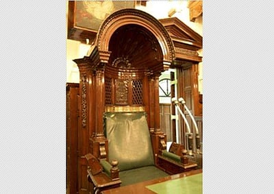 புனித ஜார்ஜ் கோட்டை நாற்காலியின் சுவாரசியமான வரலாறு