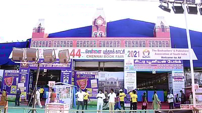 தி நியூ இந்தியன் எக்ஸ்பிரஸ் - தினமணி அரங்கில் கண்டிப்பாக வாங்க வேண்டிய புத்தகங்கள்