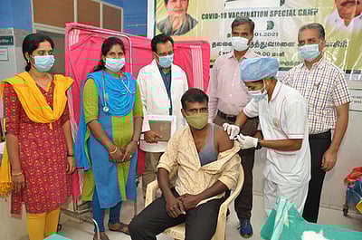 கிருஷ்ணகிரி மாவட்டத்தில் 459 போ் கரோனா தடுப்பூசி செலுத்திக் கொண்டனா்