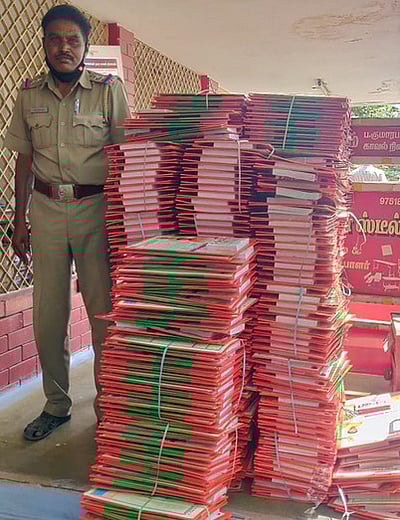 குமாரபாளையத்தில் ரூ. 1.07 லட்சம் ரொக்கம் பறிமுதல்