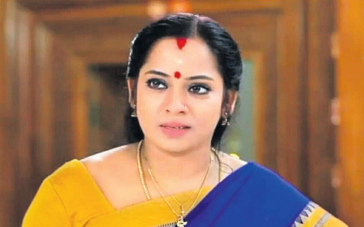 சின்னத்திரை மின்னல்கள்!: இல்லத்தரசியிலிருந்து இல்லத்திரை