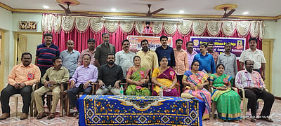 தருமபுரம் கல்லூரியில் முன்னாள் மாணவா்கள் சந்திப்பு