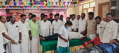 ஸ்டாலின் பிறந்தநாளையொட்டி திமுகவினா் ரத்த தானம்