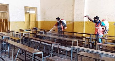 கரோனா: தஞ்சாவூரில் ஒரு பள்ளி மீது வழக்குப் பதிவு; 2 பள்ளிகளுக்கு அபராதம்