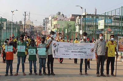 பெரியகுளத்தில் வாக்காளர் விழிப்புணர்வு சிலம்ப பேரணி