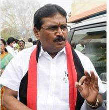 திமுகவில் வாரிசுகளுக்கு முன்னுரிமை என்பது தவறானது