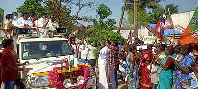 அமைச்சா் எம்.சி.சம்பத் பிரசாரம்