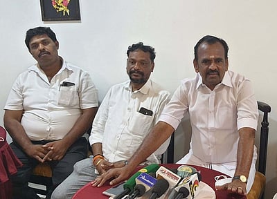 கோவில்பட்டி அதிமுக வேட்பாளா் புகாா்: அமமுக பொறுப்பாளா் மறுப்பு