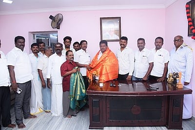 மாற்றுக்கட்சியினா் திமுகவில் ஐக்கியம்