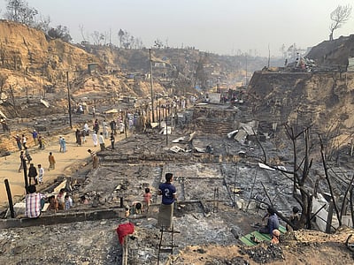 வங்கதேசம் ரோஹிங்கயா அகதிகள் முகாமில் தீ விபத்து: 15 பேர் பலி