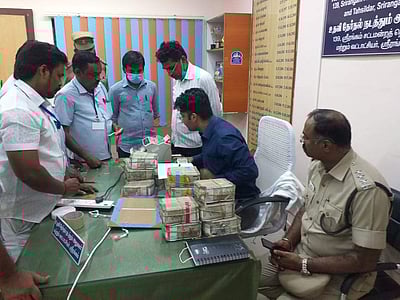 முசிறி எம்.எல்.ஏ. காரில் ரூ.1 கோடி பறிமுதல்