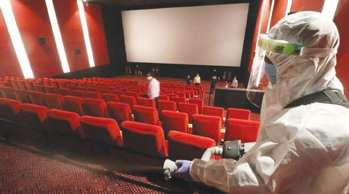 கரோனா பரவலால் திணறும் திரையரங்குகள்!