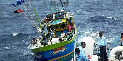 39 தமிழக மீனவர்களை சிறைப்பிடித்து இலங்கை அத்துமீறல்