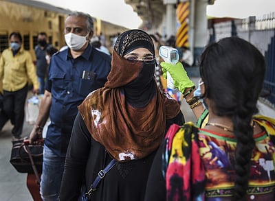 ஒரேநாளில் 50 ஆயிரத்தைக் கடந்த கரோனா