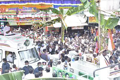 என் பெயரைச் சொல்லாமல் ஸ்டாலினால் அரசியல் நடத்த முடியாது: முதல்வர் பேச்சு