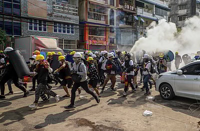 மியான்மர் ராணுவ ஆட்சியில் இதுவரை 320 போராட்டக்காரர்கள் பலி