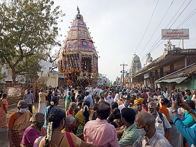 பங்குனி உத்திரம்: காரைக்கால் கைலாசநாதா் கோயில் தேரோட்டம்