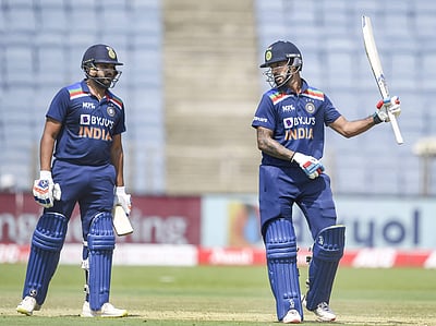 பாட்னர்ஷிப்பில் 5,000 ரன்கள்: ரோஹித் - தவான் சாதனை