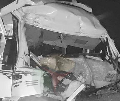 நெல்லூர் அருகே சாலை விபத்து: சென்னையை சேர்ந்த 8 பேர் பலி