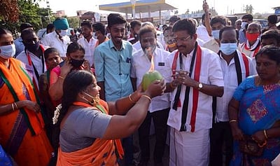 ஆயத்த ஆடைகள் உற்பத்திக்கு இலவச பயிற்சி: கே.வி.இராமலிங்கம் உறுதி