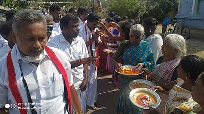சேந்தமங்கலத்தில் அதிமுக - திமுக வேட்பாளா்கள் வாக்கு சேகரிப்பு