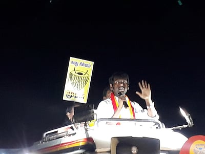 தேமுதிக வென்றால் தொகுதிக்காக பாடுபடுவேன்: விஜயபிரபாகரன்