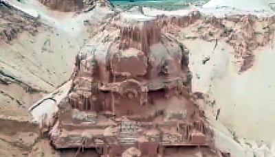 பாகிஸ்தானில் 100 ஆண்டுகள் பழமையான இந்து கோயில் தாக்குதல்