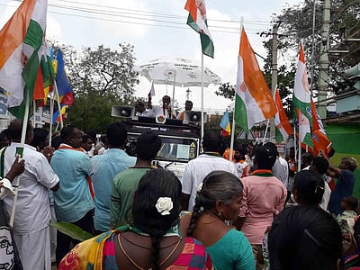 கருத்துக் கணிப்பில் நம்பிக்கை இல்லை: கடம்பூா் செ.ராஜு