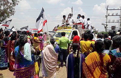 கோவில்பட்டி ஒன்றியத்தில் தினகரனை ஆதரித்து பிரசாரம்