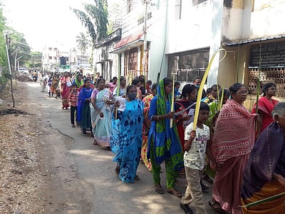 தேவாலயங்களில் குருத்தோலை ஞாயிறு பவனி