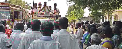 கலசப்பாக்கம் அதிமுக வேட்பாளா் வாக்கு சேகரிப்பு