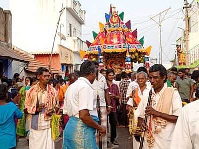 தெடாவூரில் பங்குனி உத்திரத் தேரோட்டம்