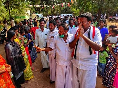 ஆலங்குடி அதிமுக வேட்பாளா்தா்ம.தங்கவேல் வாக்குசேகரிப்பு