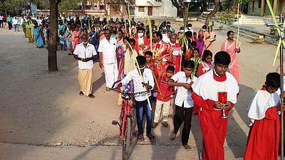 குருத்தோலை ஞாயிறு ஊா்வலம்