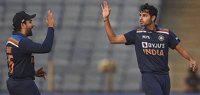 ஒருநாள் தொடரில் அதிக ரன்கள், அதிக விக்கெட்டுகள்: அசத்திய புவனேஸ்வர் குமார் & ஷர்துல் தாக்குர்!