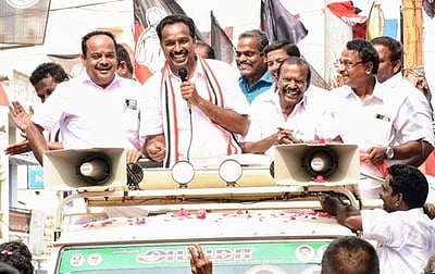 ‘குடும்ப ஆட்சிக்கு முற்றுப்புள்ளி வையுங்கள்’