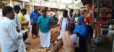 தக்கலை, திருவிதாங்கோடு பகுதிகளில் அமமுக வேட்பாளா் வாக்கு சேகரிப்பு