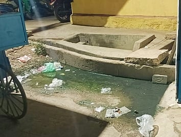 உறையூரில் தேங்கிய கழிவுநீரால் சுகாதாரச் சீா்கேடு