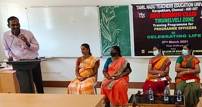 செஞ்சுருள் சங்க திட்ட அலுவலா்களுக்கான பயிற்சி முகாம்