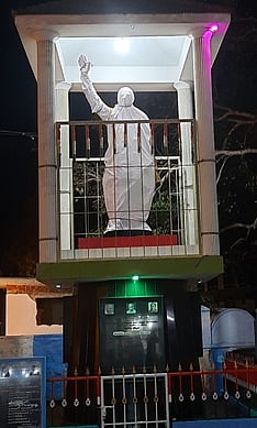 குமரியில் தலைவா் சிலைகள் மூடல்: தோ்தல் பாதுகாப்பு நடவடிக்கை பணிகள் தீவிரம்