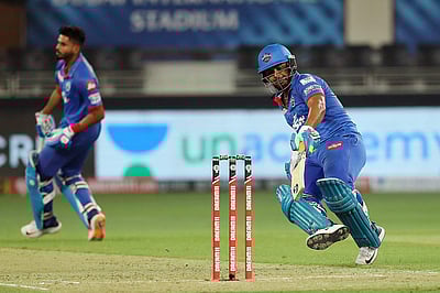 தில்லி கேப்டன் ரிஷப் பந்த்: காயத்தினால் ஷ்ரேயஸ் விலகல்