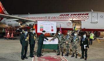 தடுப்பூசி: நேபாள ராணுவத்திற்கு பரிசளித்த இந்திய ராணுவம்