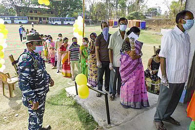 மேற்கு வங்கத்தில் 2-ம் கட்ட வாக்குப்பதிவு: 2 தொகுதிகளில் 144 தடை